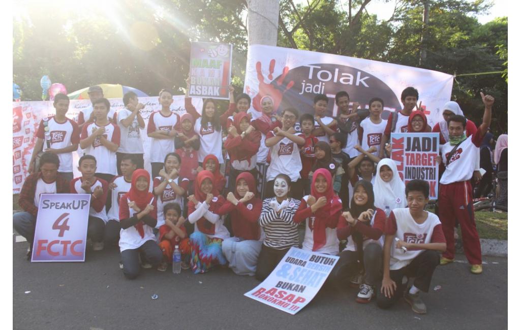 Aksi Gerakan Muda FCTC Mataram