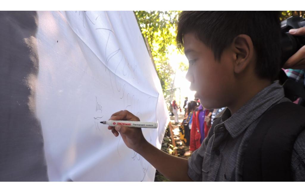 Ratusan Anak Terbangkan Layang-Layang Suarakan Bahaya Tembakau