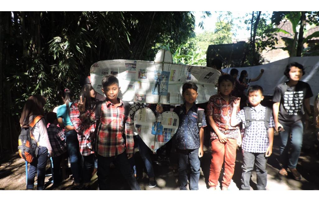 Ratusan Anak Terbangkan Layang-Layang Suarakan Bahaya Tembakau