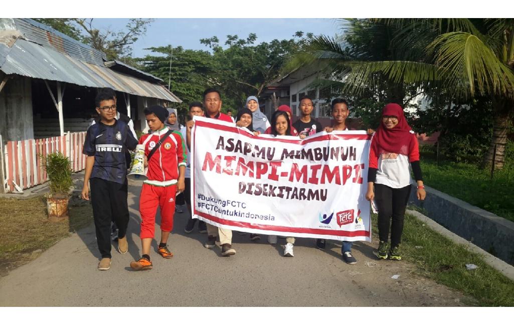 Aksi Gerakan Muda FCTC Padang