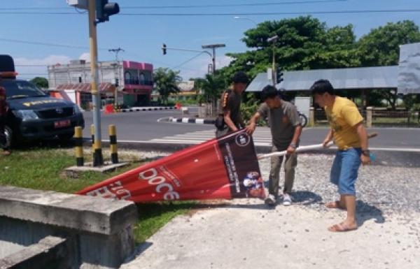 Ratusan Iklan Rokok Liar di Bengkalis Disita Satpol PP