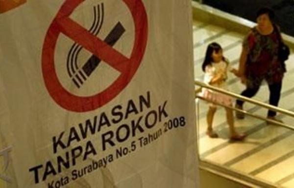 Pemkot Wacanakan Surabaya Bebas Rokok